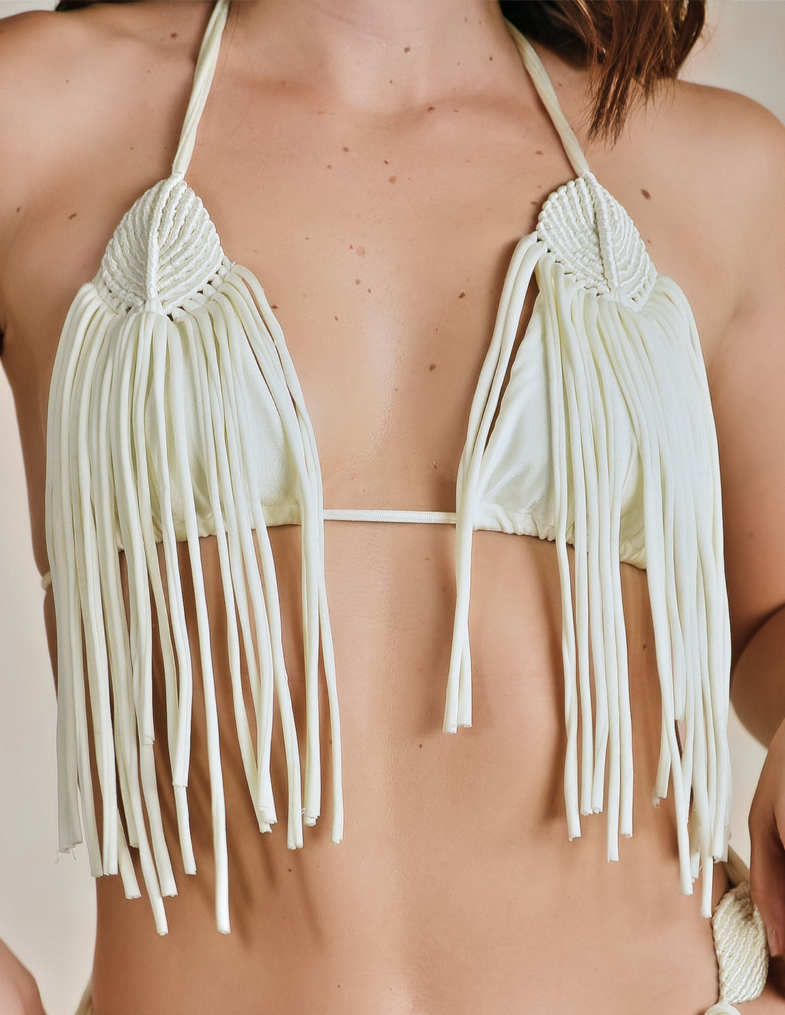 Move Top Ivory. Bikini Top With Hand Woven Macramé In Ivory