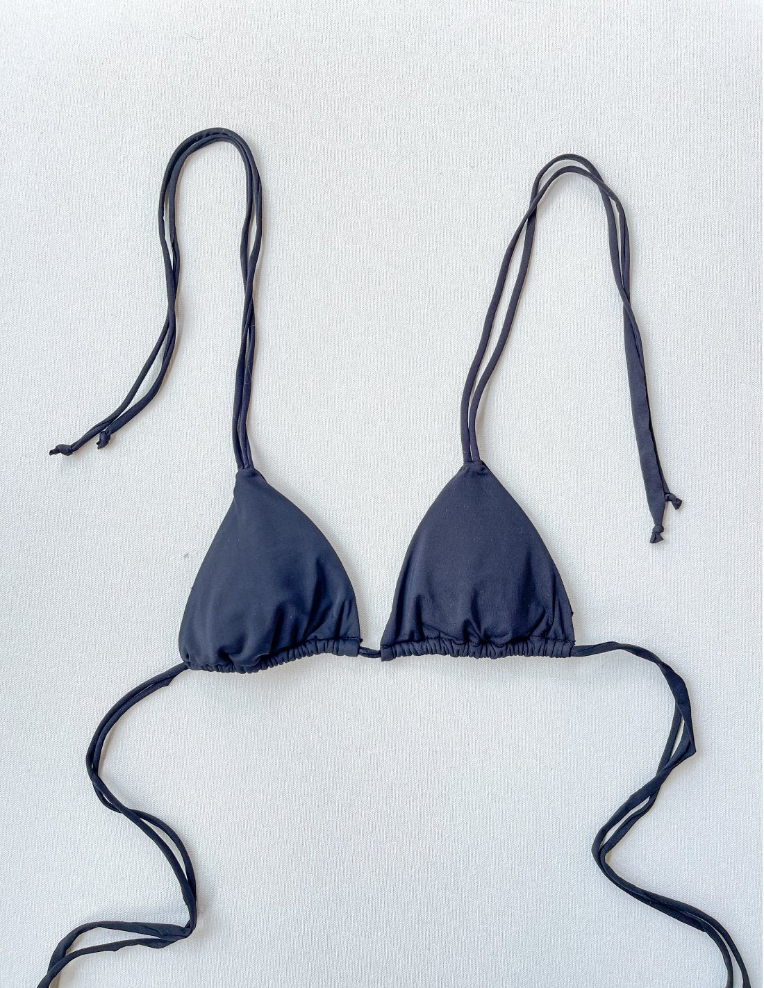 Black Top. Bikini Top In Black. Entreaguas