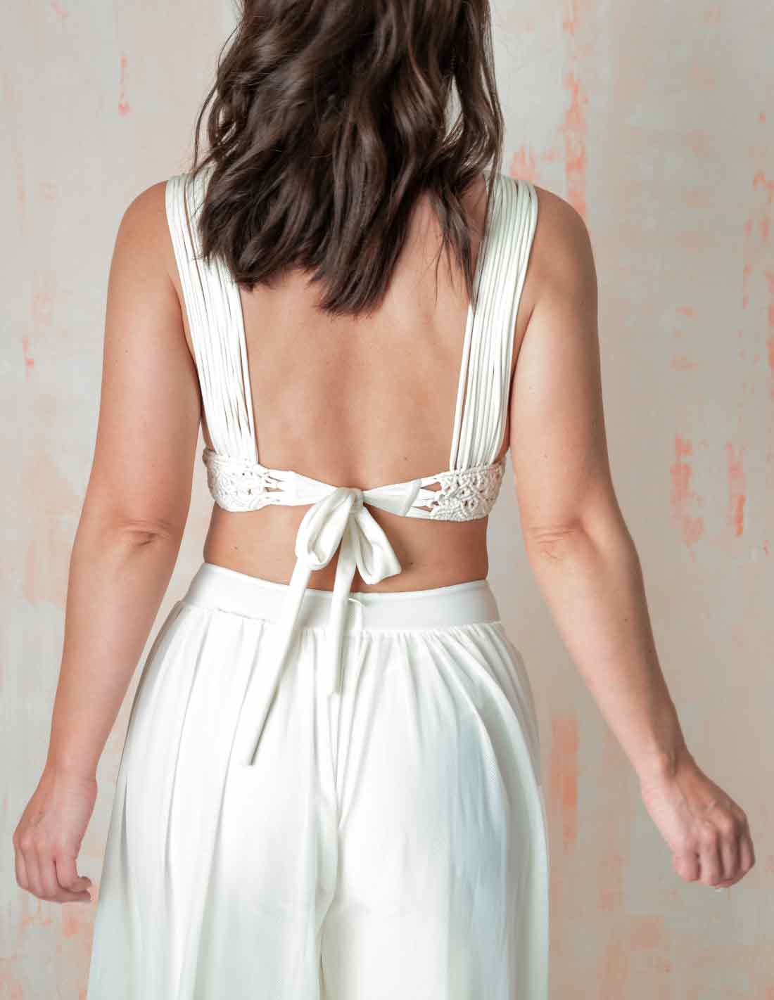 Poumons Top Ivory. Bikini Top With Hand Woven Macramé In Ivory. Entreaguas