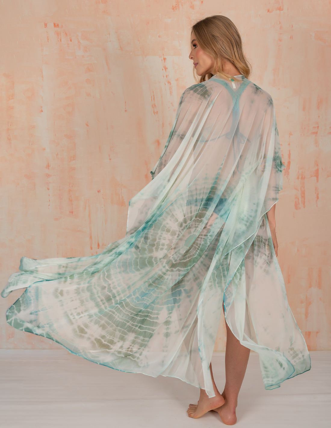 Fly Kimono Aqua Green + Green Mint. Hand-Dyed Kimono In Aqua Green + Green Mint. Entreaguas