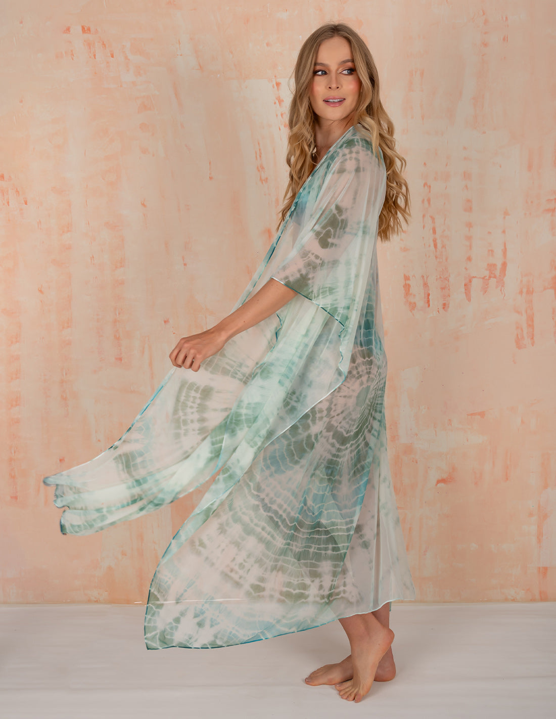Fly Kimono Aqua Green + Green Mint. Hand-Dyed Kimono In Aqua Green + Green Mint. Entreaguas