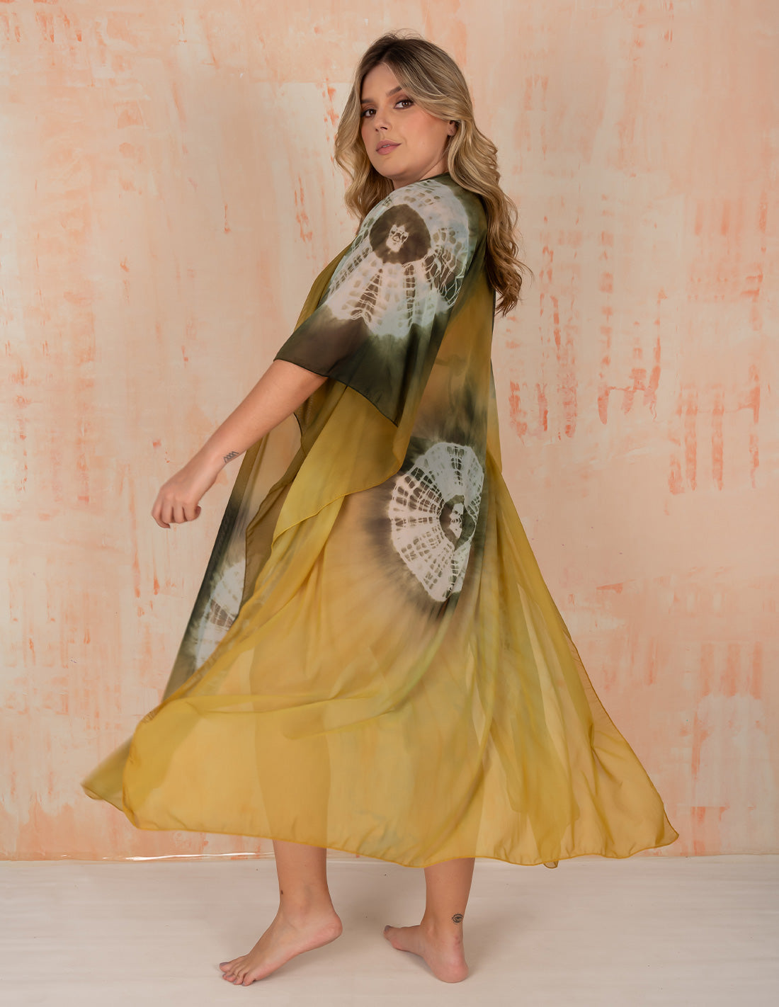 Fly Kimono Lima + Dark Green + Mint Green. Hand-Dyed Kimono In Lima + Dark Green + Mint Green. Entreaguas