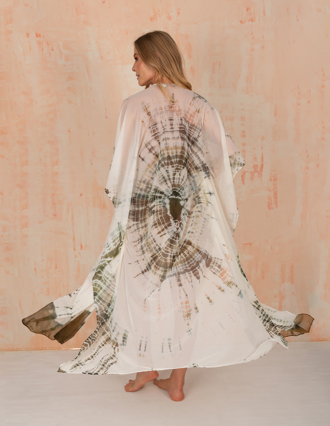 Fly Kimono Dark Green + Pistacho + Ivory. Hand-Dyed Kimono In Dark Green + Pistacho + Ivory. Entreaguas