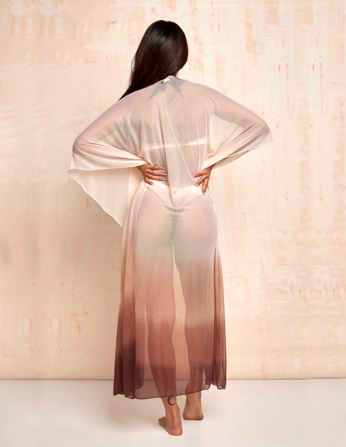 Fly Kimono Faded Vanilla + Nude + Brown. Hand-Dyed Kimono In Faded Vanilla + Nude + Brown. Entreaguas