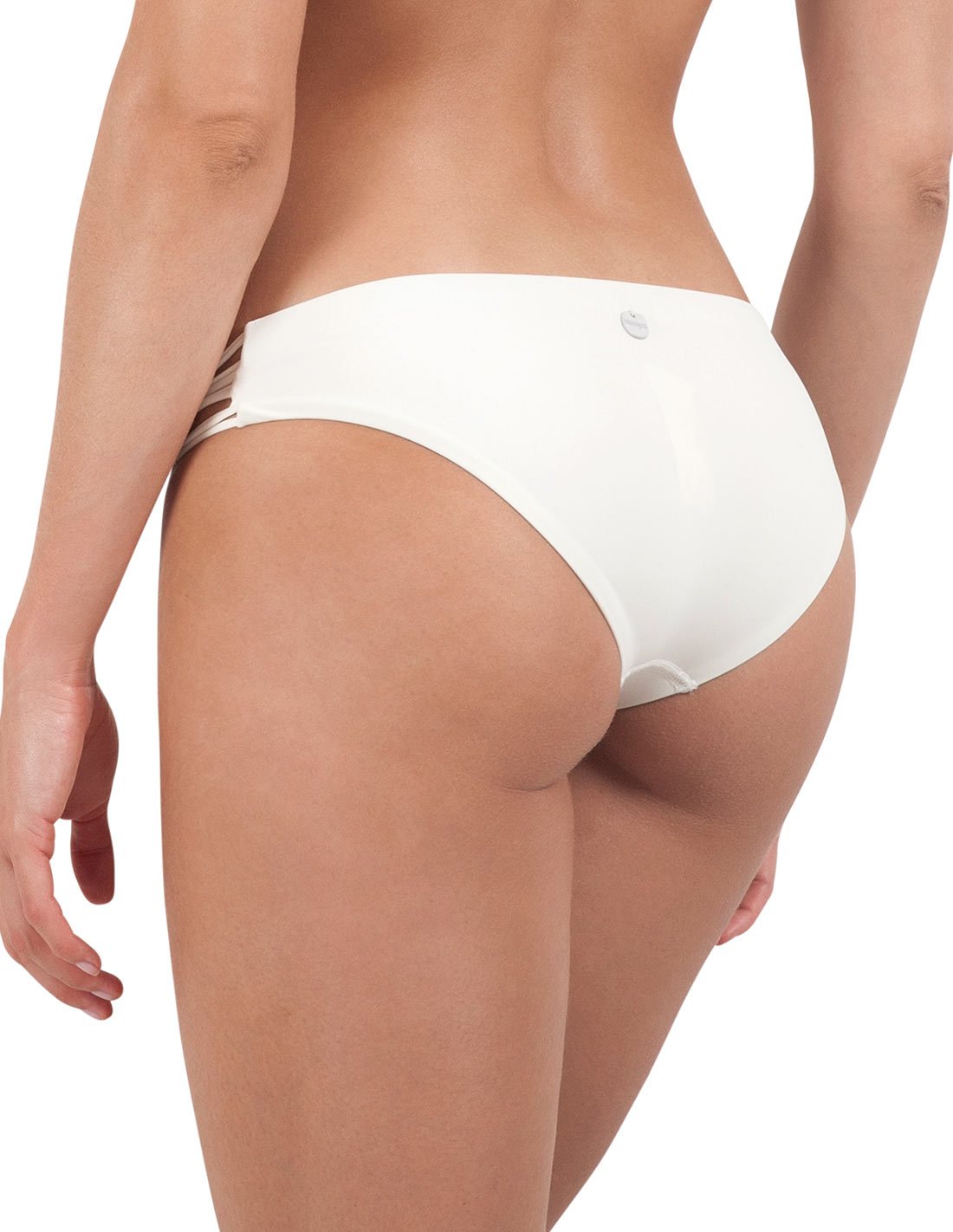 Ivory Bottom. Bikini Bottom In Ivory. Entreaguas