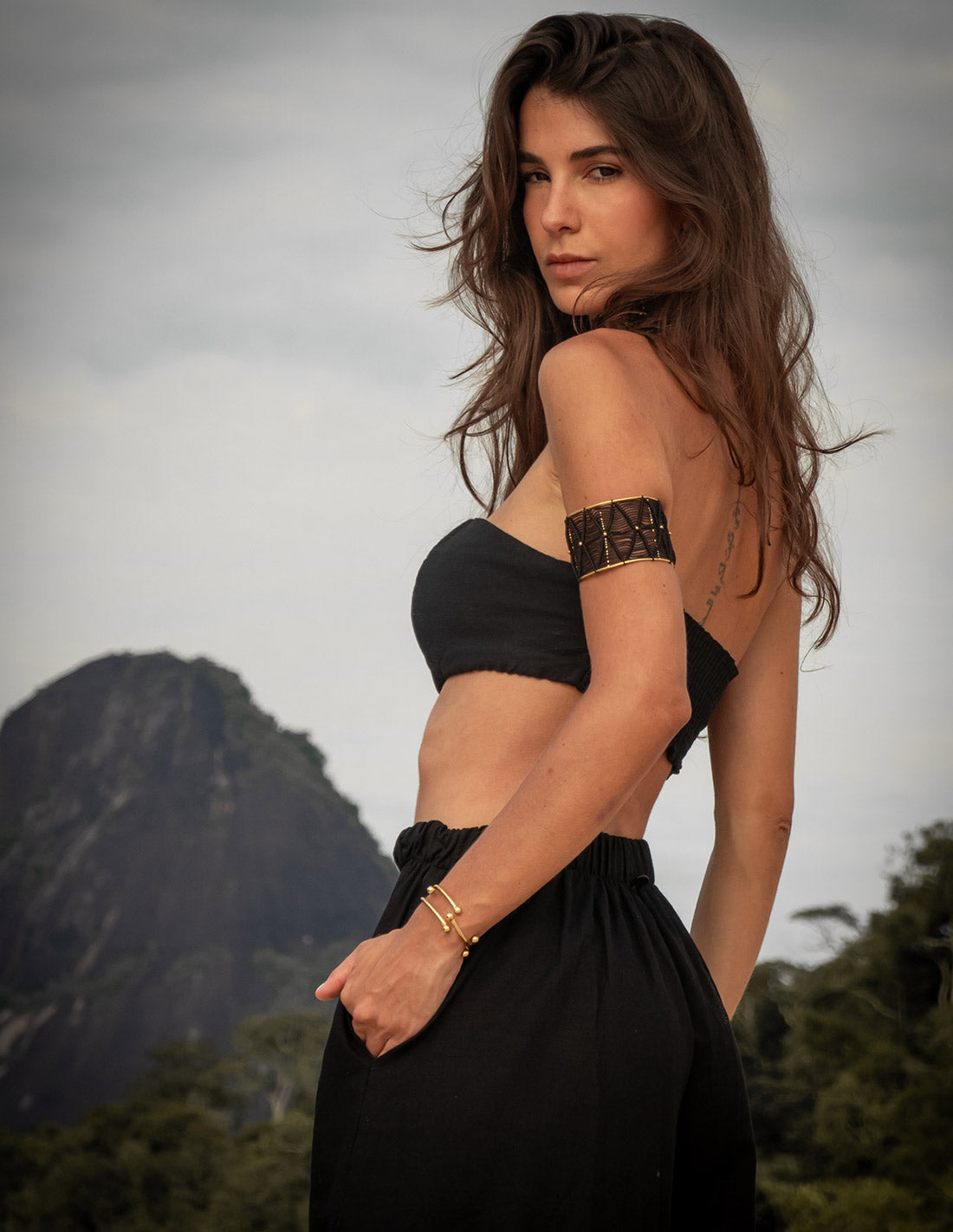 Peak Top Black