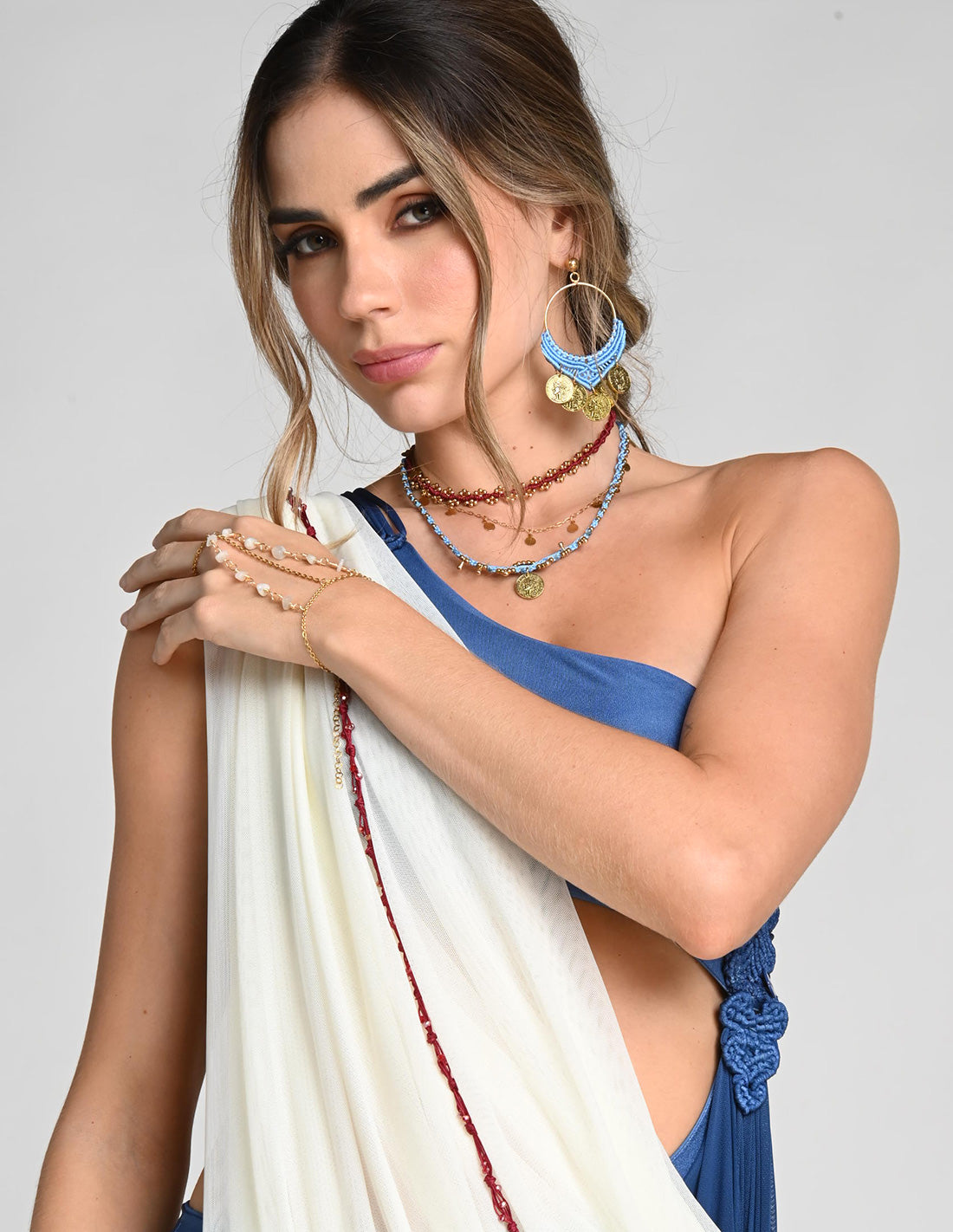 Outfit: Galilea, Half-moon, Kiva Blue Stone + Night Blue