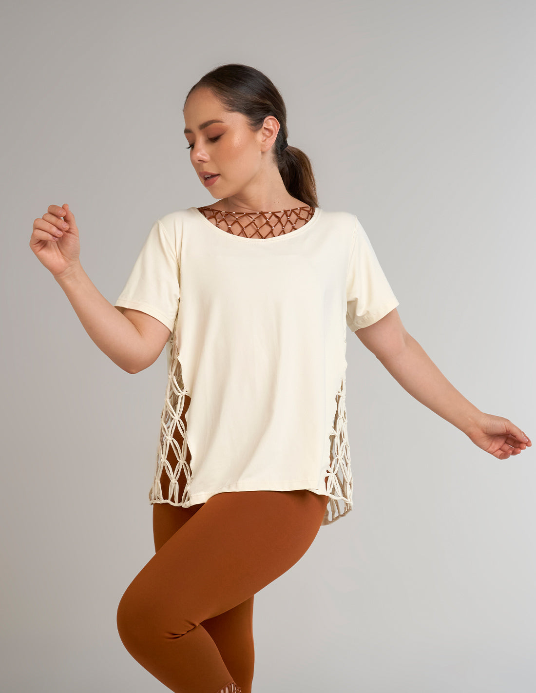 Radiance Macramé Side T-Shirt Ivory. Macramé Side T-Shirt In Ivory. Entreaguas