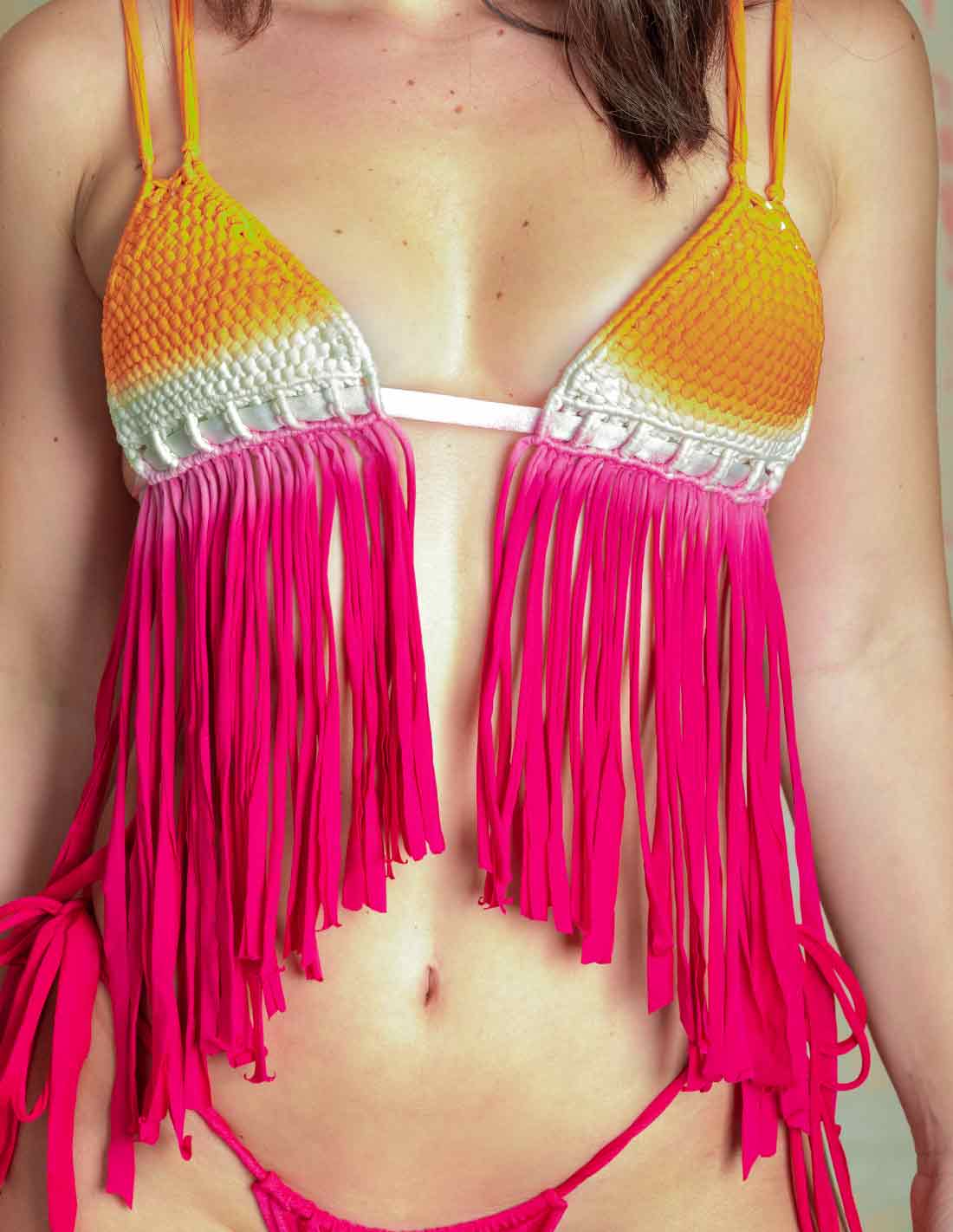 Honolulu Top Fire Sunset. Hand-Dyed Bikini Top With Hand Woven Macramé In Fire Sunset. Entreaguas