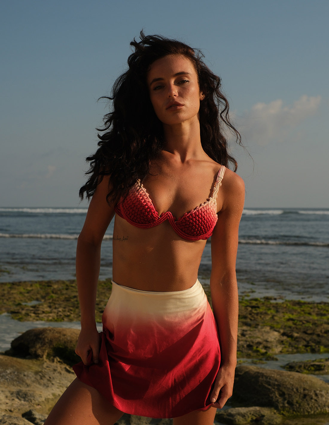 Well Short Skirt Ivory + Red Rose