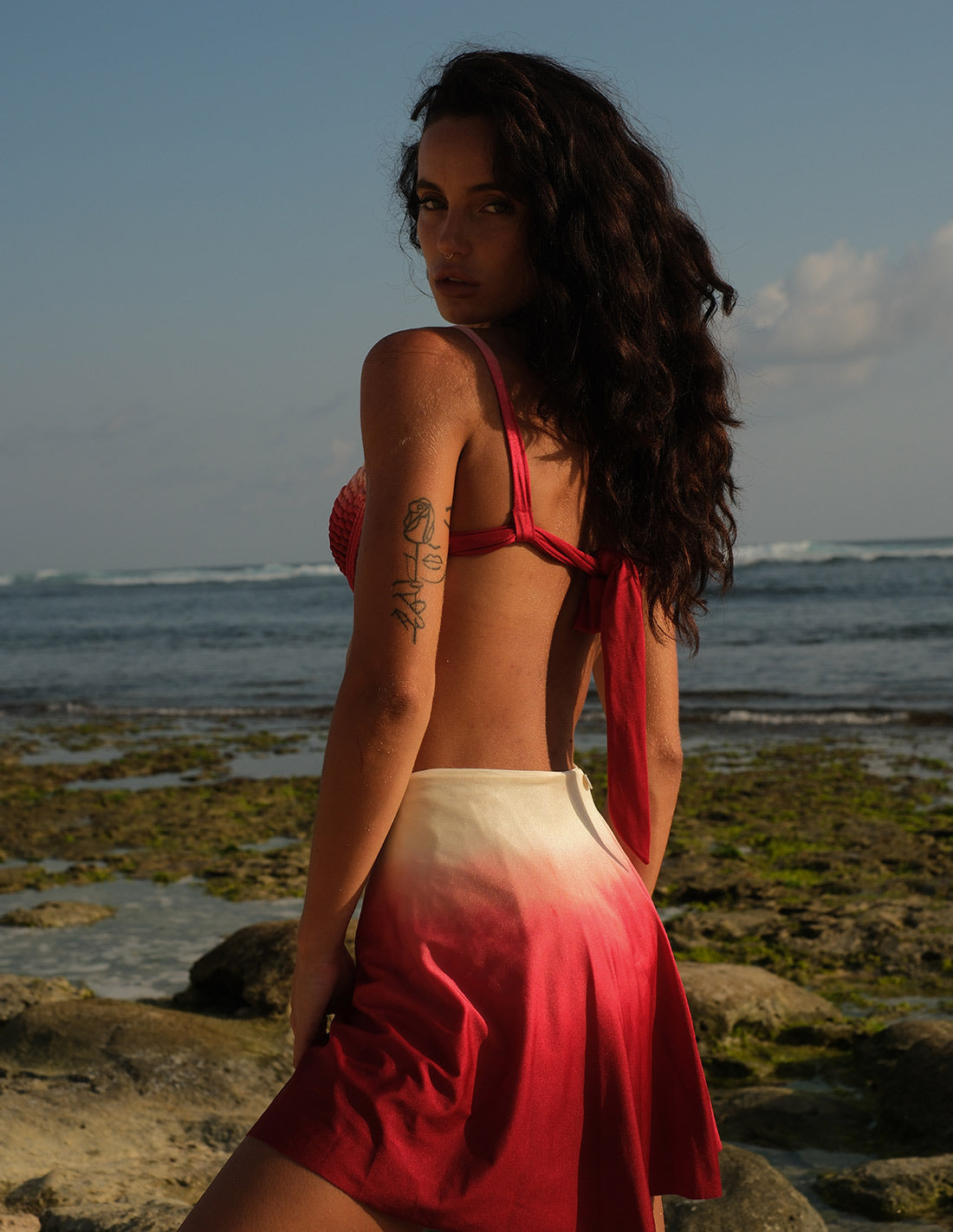 Well Short Skirt Ivory + Red Rose