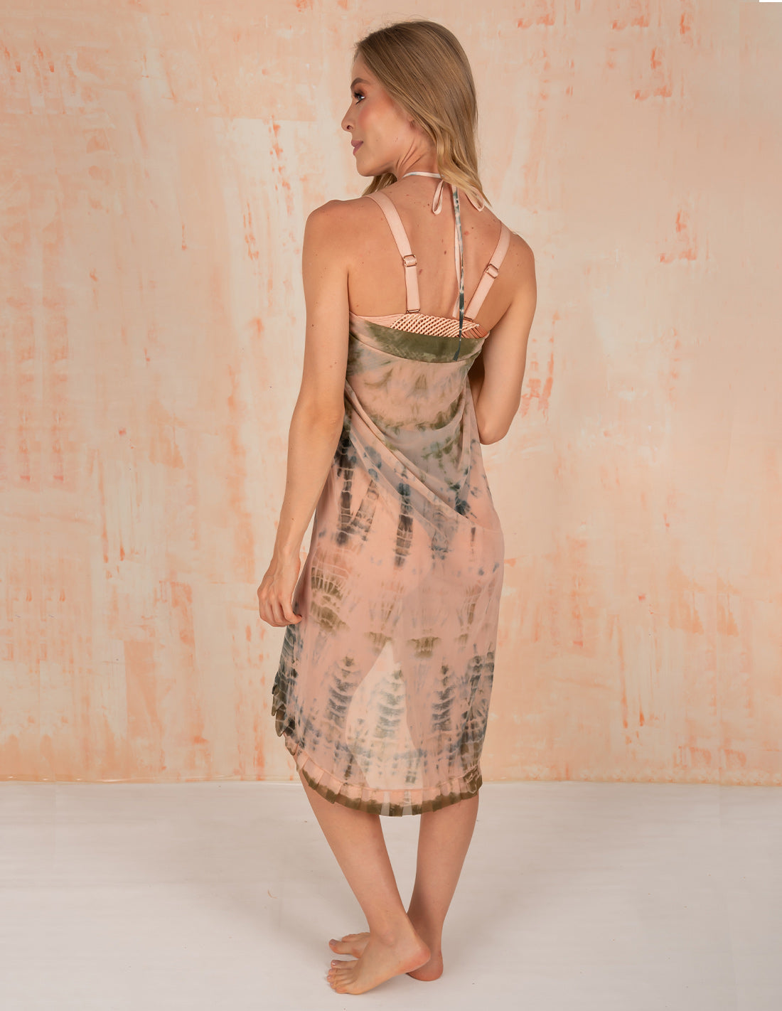 Calm Beach Wrap Salmon + Pistacho + Dark Green. Hand-Dyed Beach Wrap Cover-Up In Salmon + Pistacho + Dark Green. Entreaguas