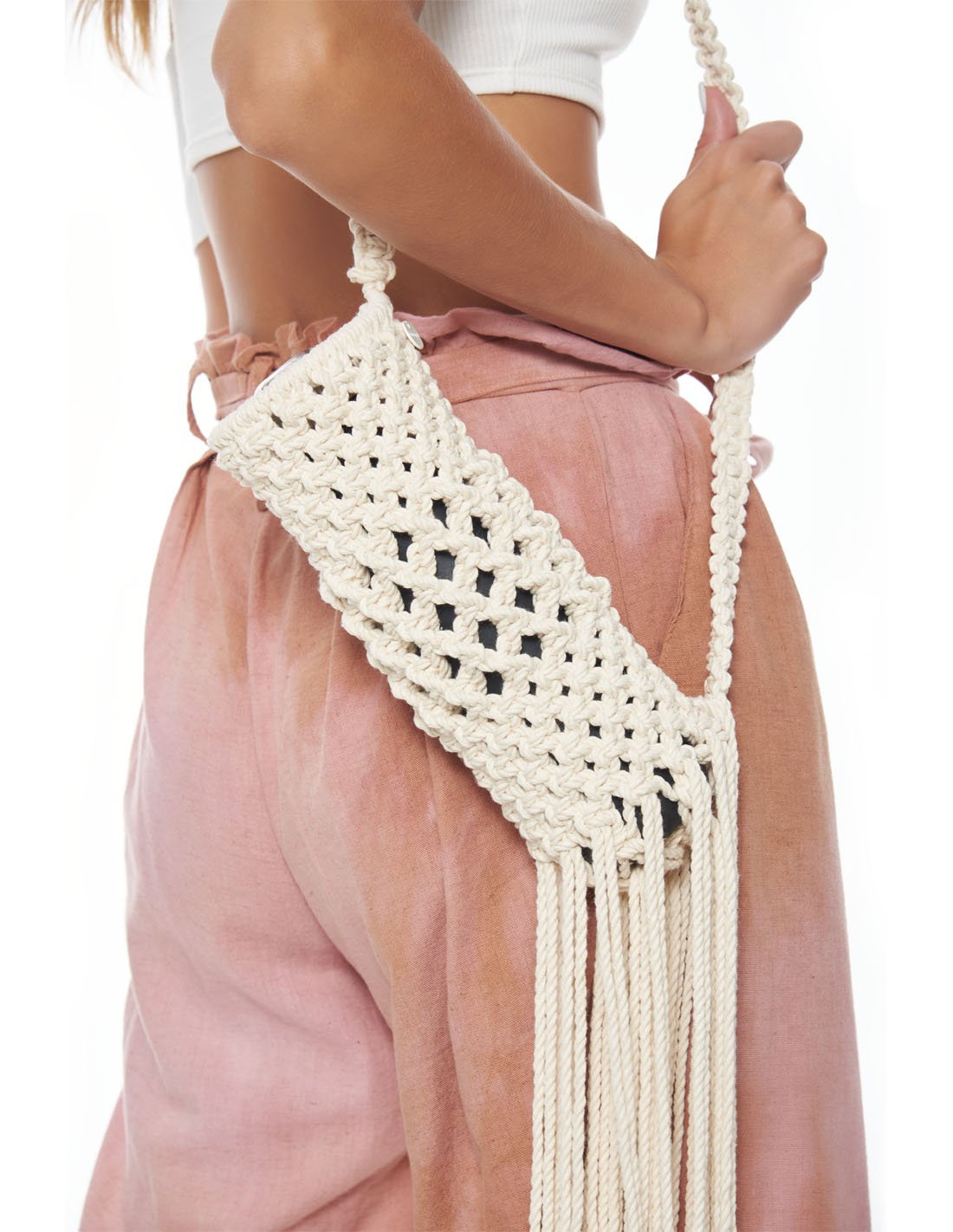 Aqua Thermos Cover Ivory. Thermos Cover With Hand Woven Macramé In Ivory. Entreaguas