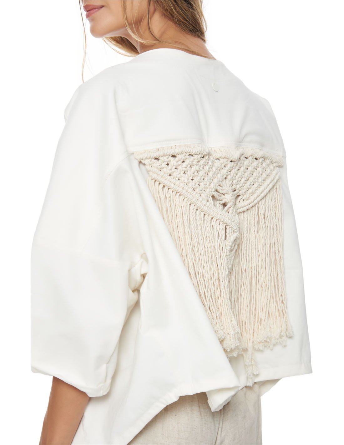 Gumbe Jacket Ivory. Jacket With Hand Woven Macramé In Ivory. Entreaguas