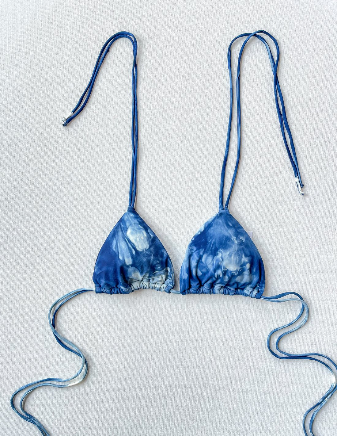 Spotted Oil Blue Top. Bikini Top In Spotted Oil Blue. Entreaguas