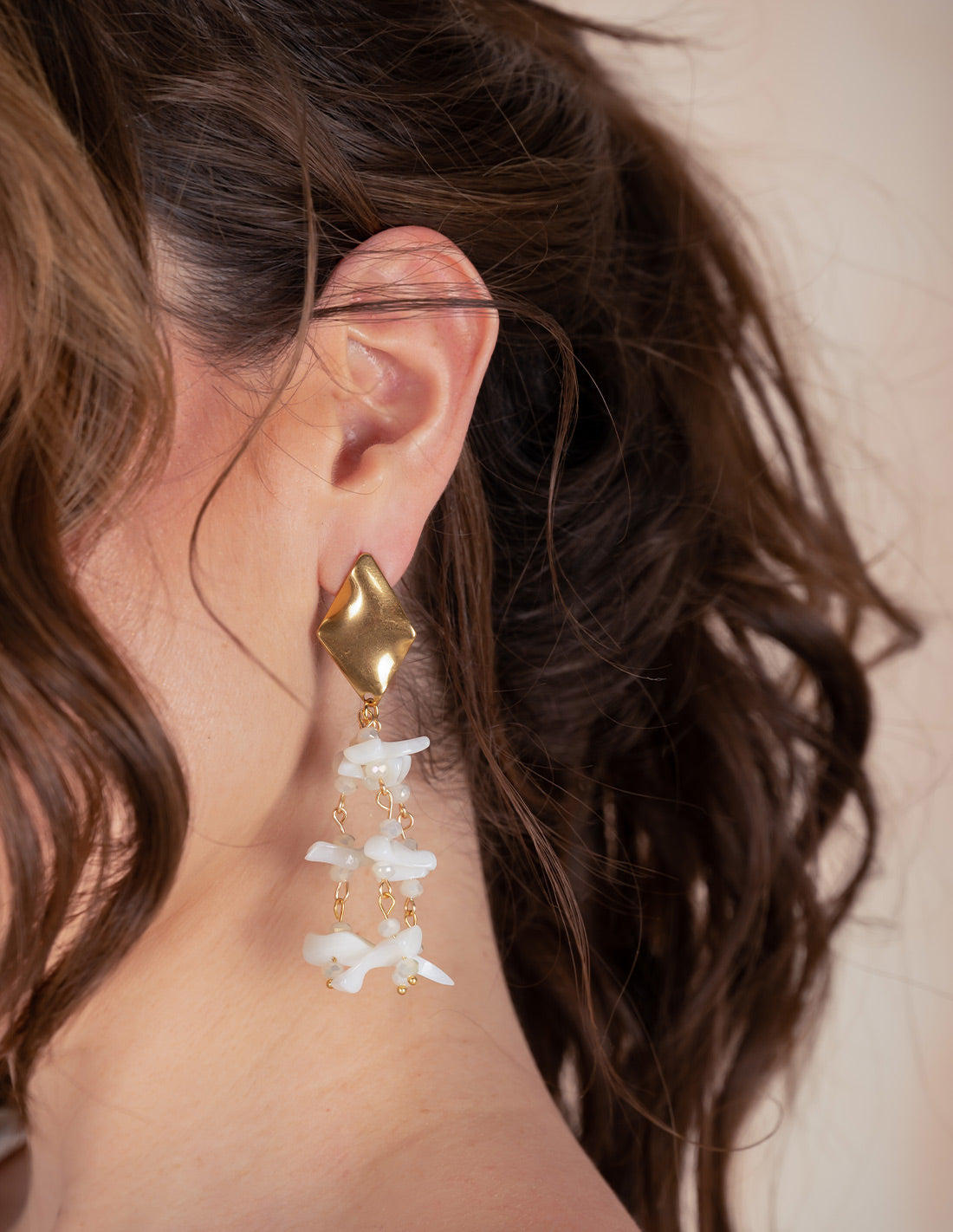Azalea Earring Ivory. Earring In Ivory. Entreaguas