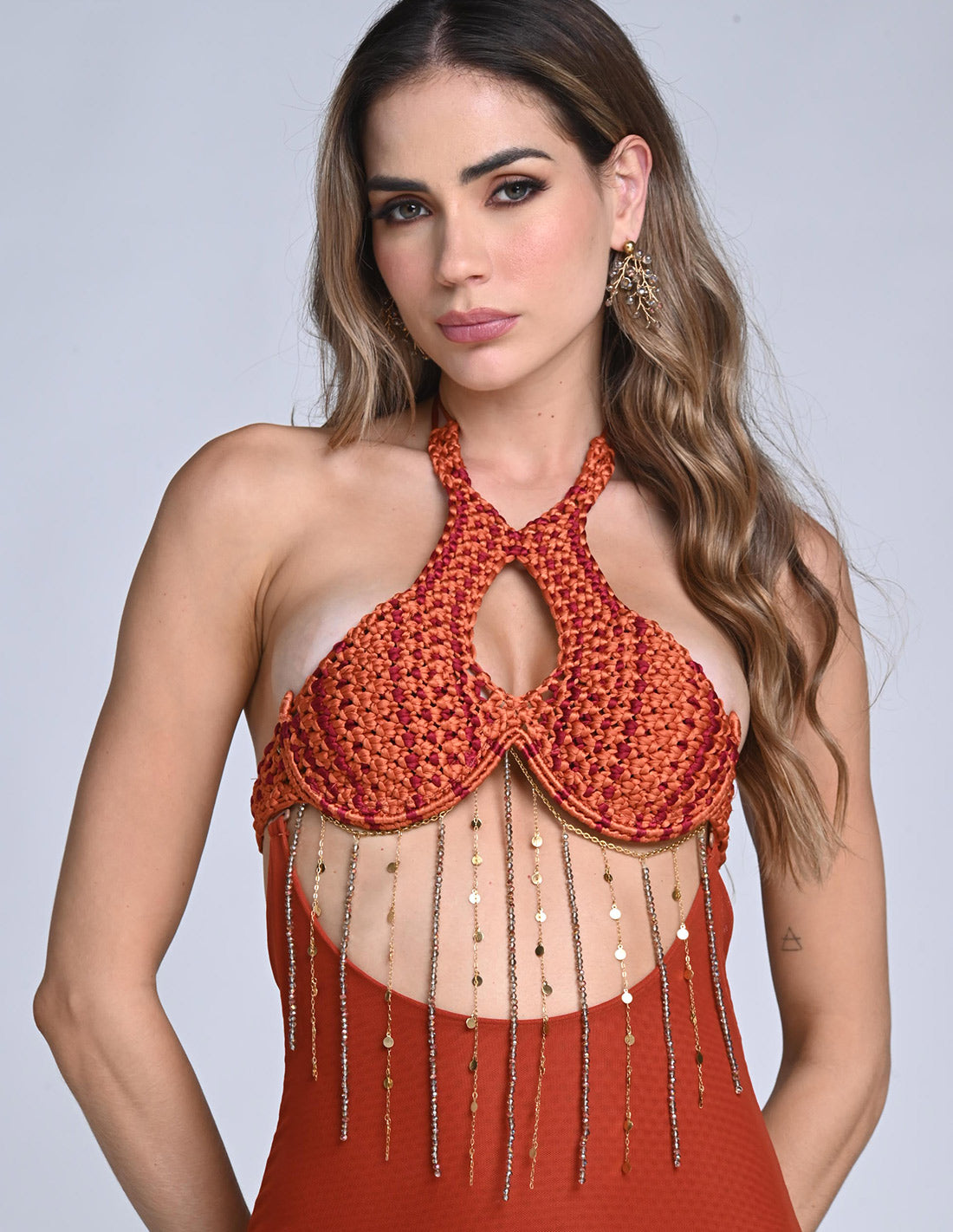 Sahana Body Chain Ochre Tornasol + Golden. Body Chain In Ochre Tornasol + Golden