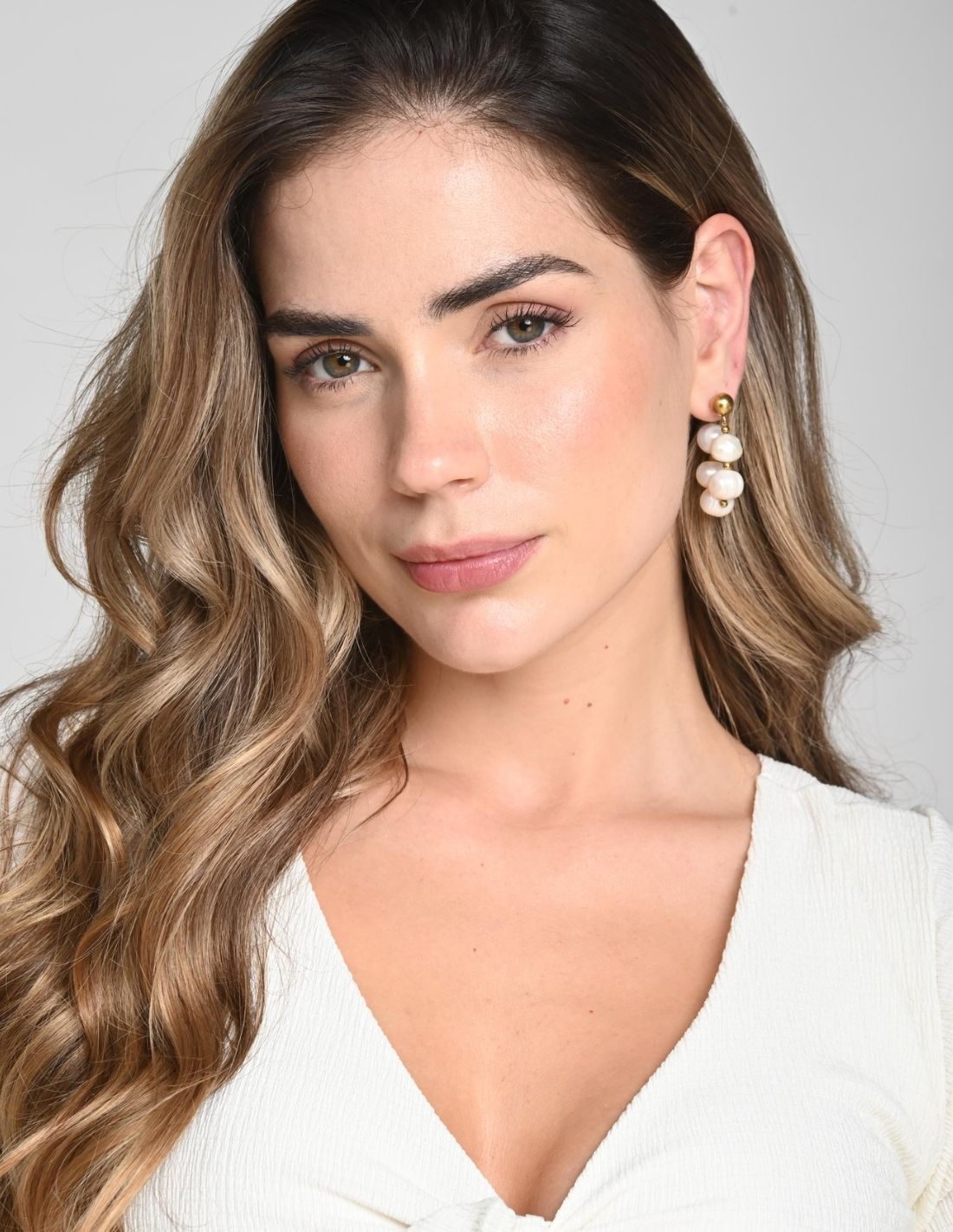 Isara Earring Pearl + Ivory. Earring In Pearl + Ivory