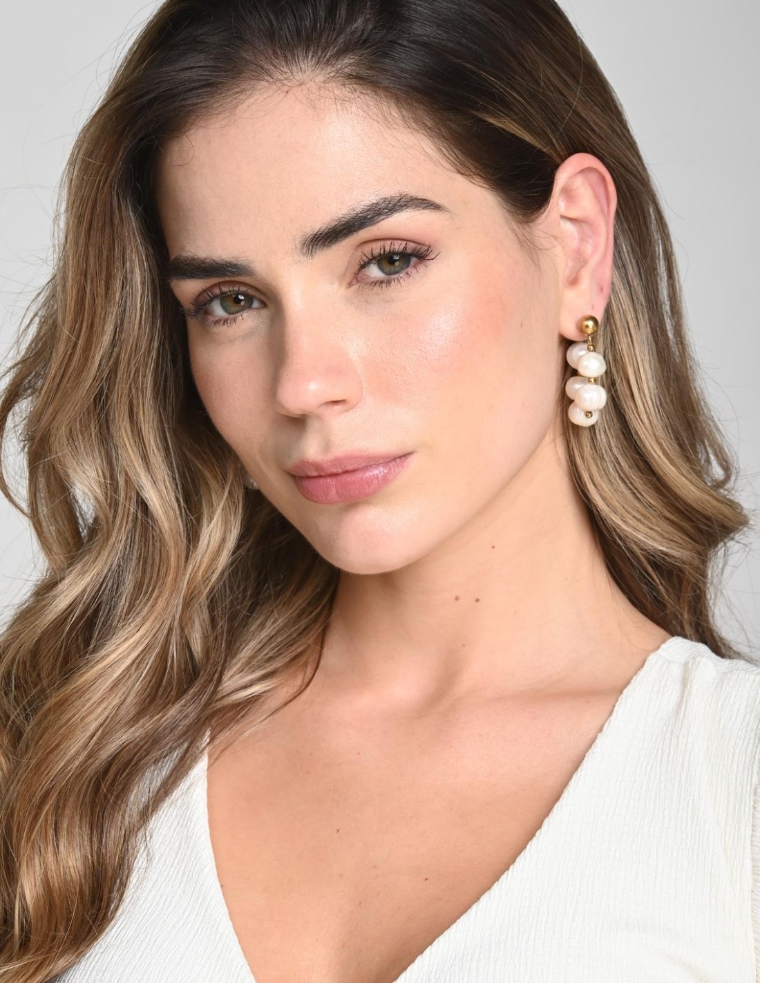 Isara Earring Pearl + Ivory. Earring In Pearl + Ivory