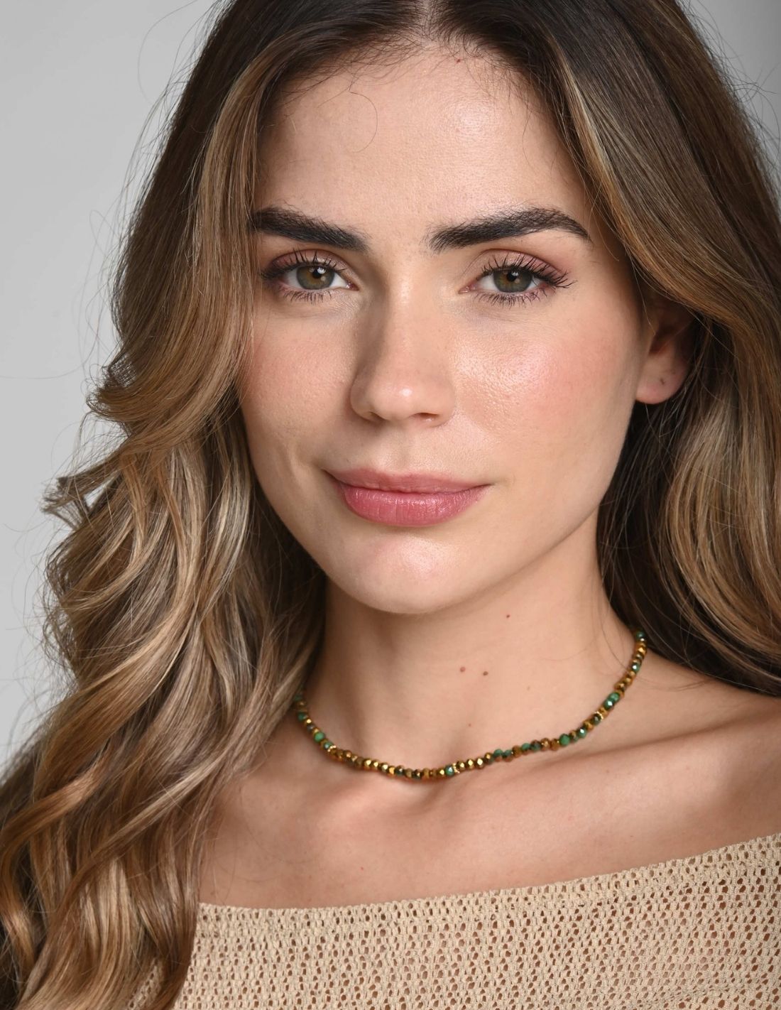 Kiran Choker Emerald Green + Golden. Choker In Emerald Green + Golden