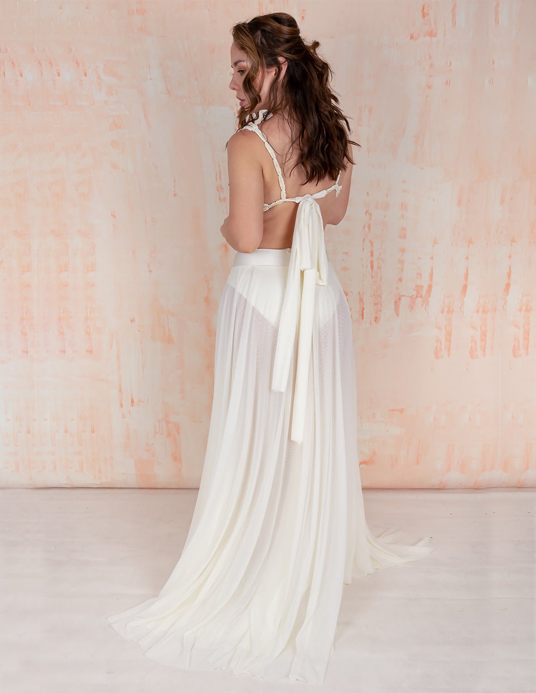 Divine Glow Dress Ivory. Dress With Hand Woven Macramé In Ivory. Entreaguas