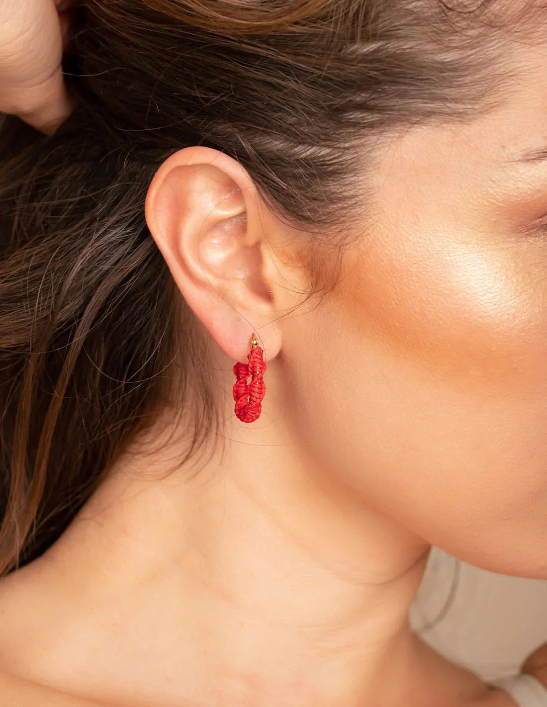 Espiral Earring Coral. Earring In Coral. Entreaguas