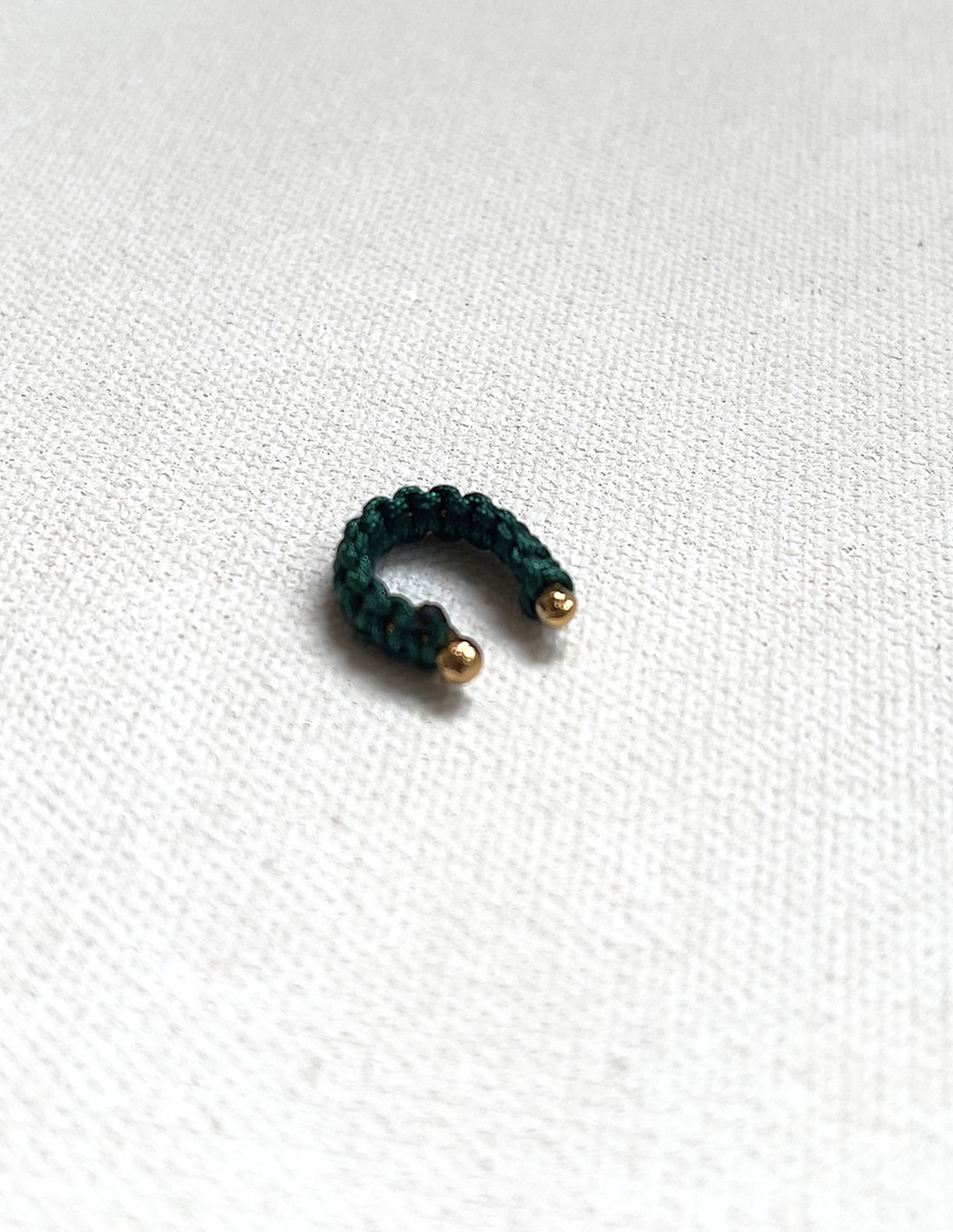 Luna Creciente Ear Cuff Oil Green