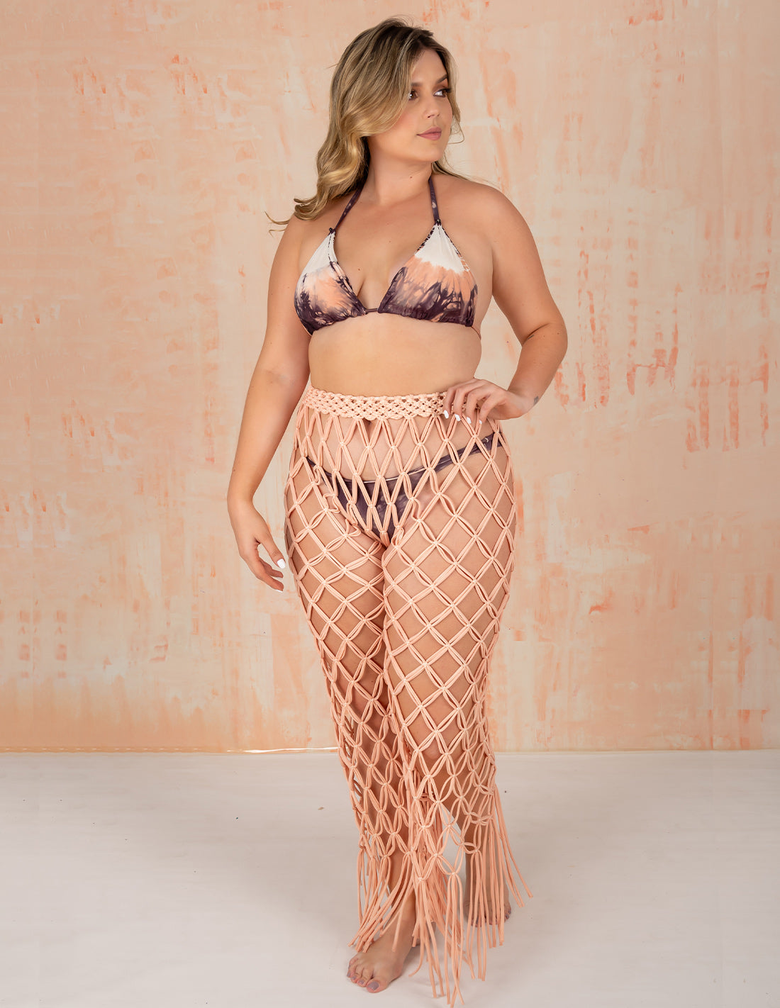 Chanclas De Moises Pants Salmon. Hand-Dyed Pants With Hand Woven Macramé In Salmon. Entreaguas