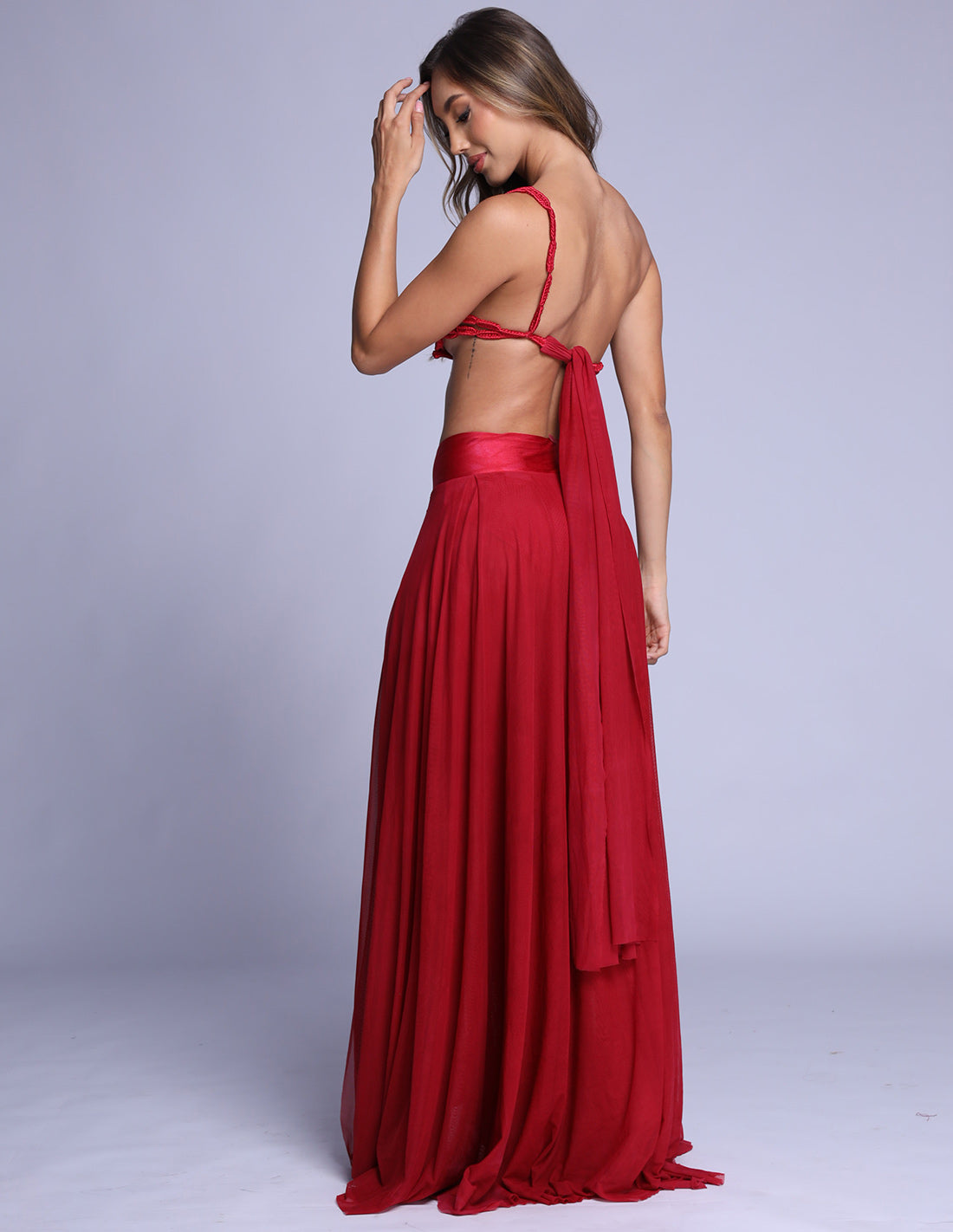 Cisne Dress Red. Hand-Dyed Dress With Hand Woven Macramé In Red. Entreaguas