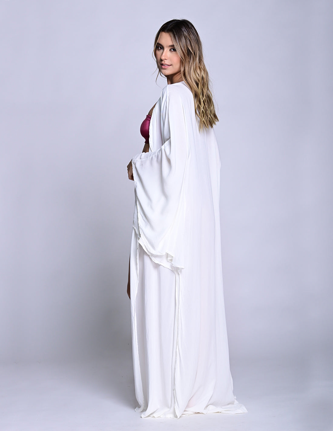 Spirit Kimono Ivory. Kimono In Ivory. Entreaguas