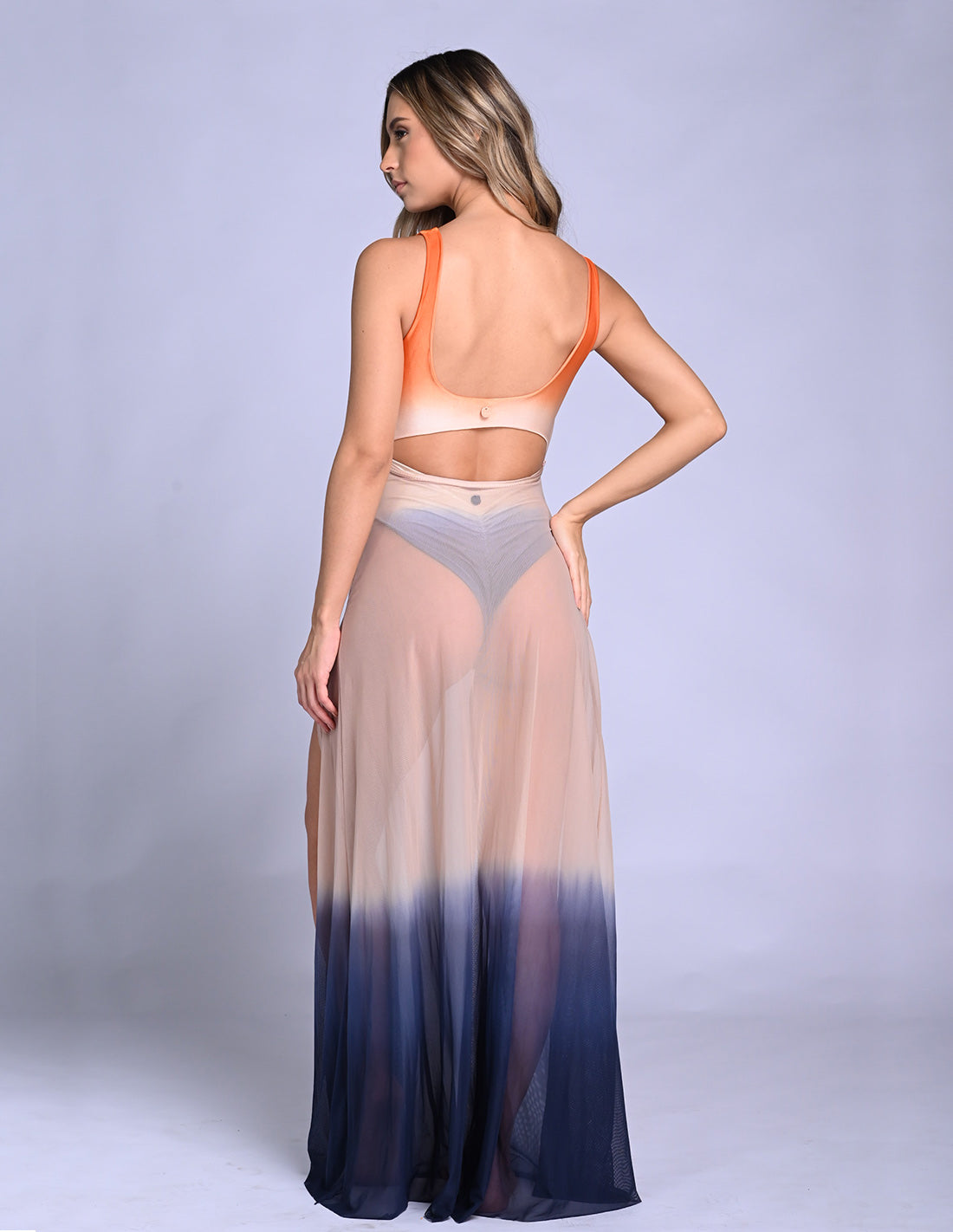 Mind Beach Wrap Sand + Deep Blue. Hand-Dyed Beach Wrap Cover-Up In Sand + Deep Blue. Entreaguas