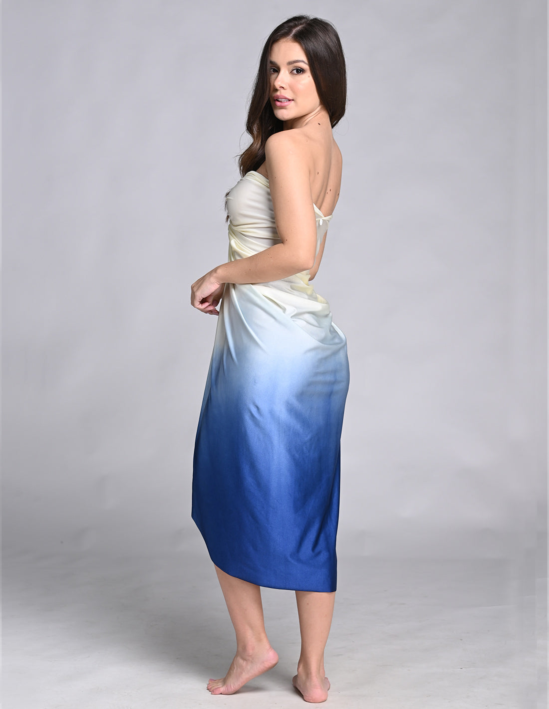 Outfit: Bay & Eros Ivory + Navy