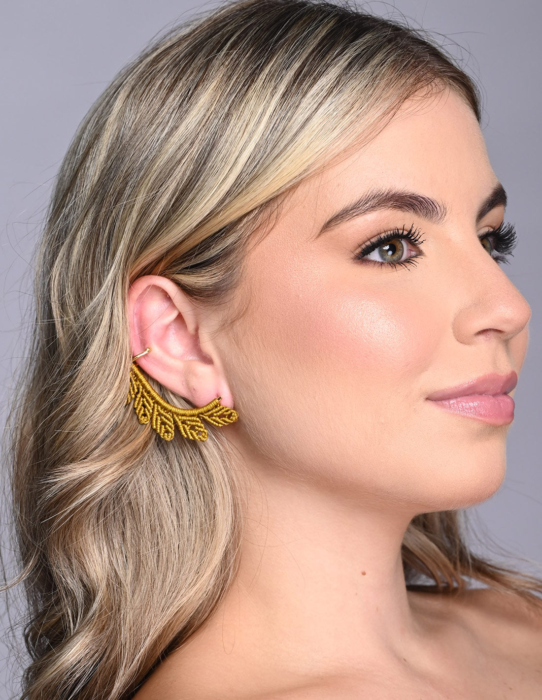 Regal Ear Cuff Golden