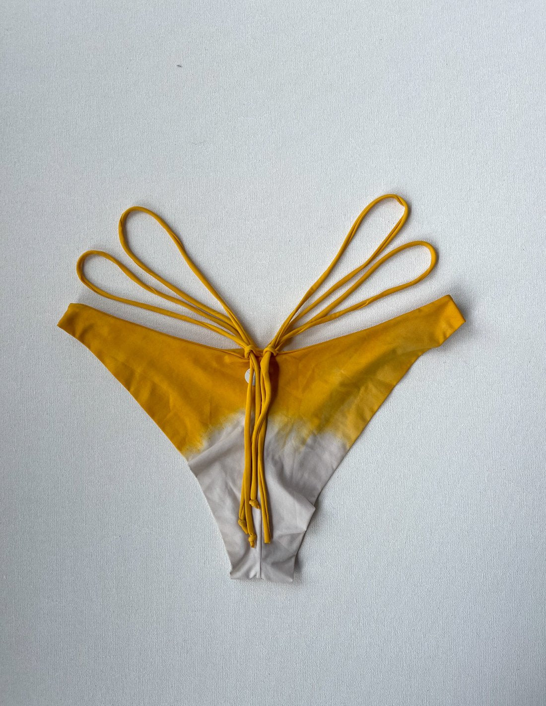 Mustard Bottom. Bikini Bottom In Mustard. Entreaguas