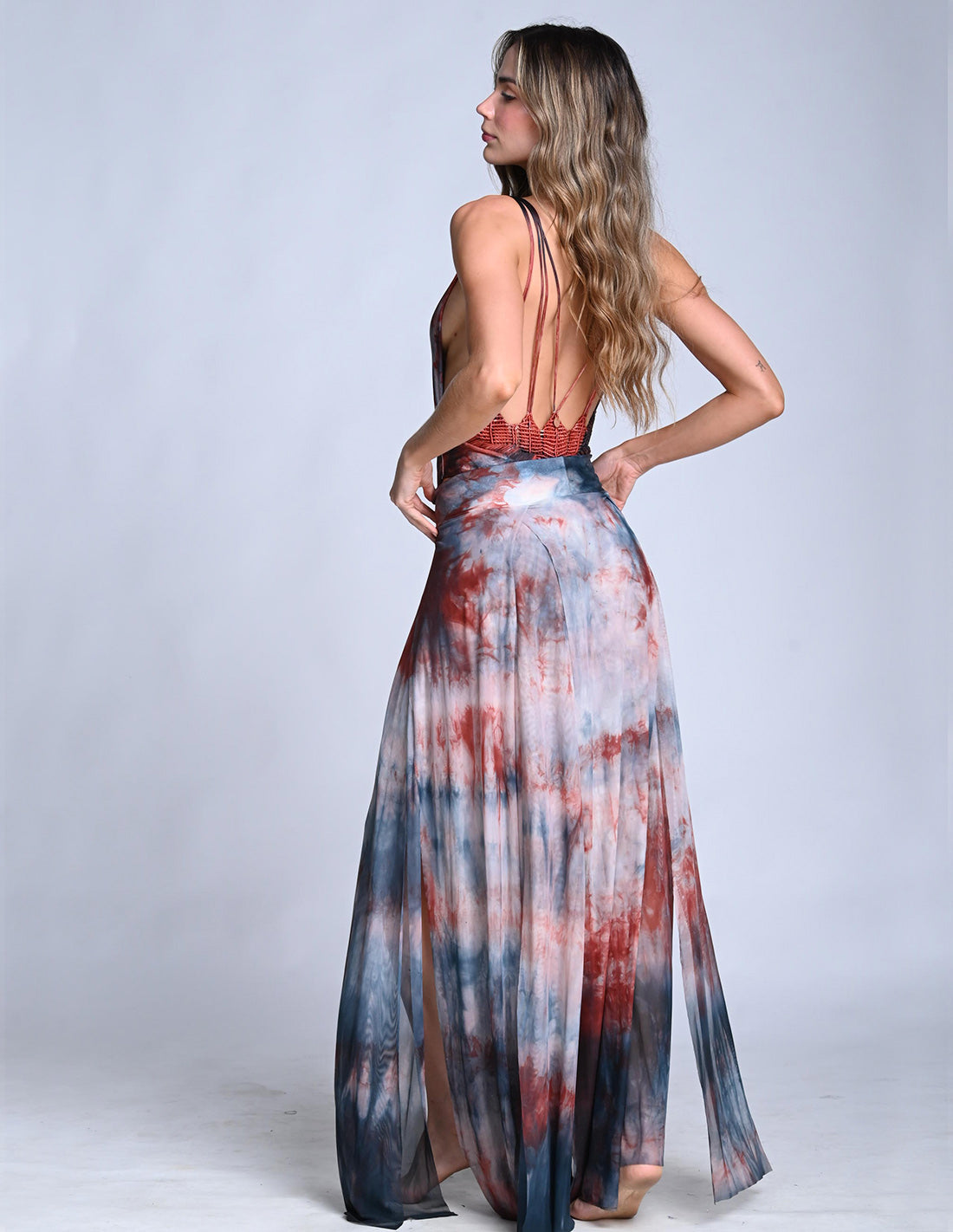 Outfit: One Piece Mirror & Skirt Wood Spotted Blue + Burlwood