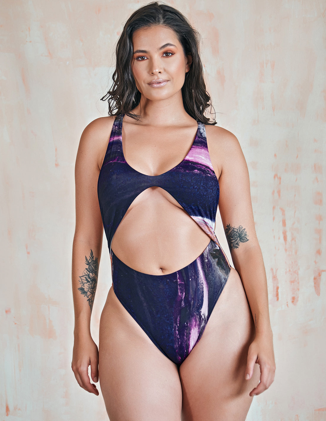 Mirror Body Uyuni. Body In Uyuni. Entreaguas