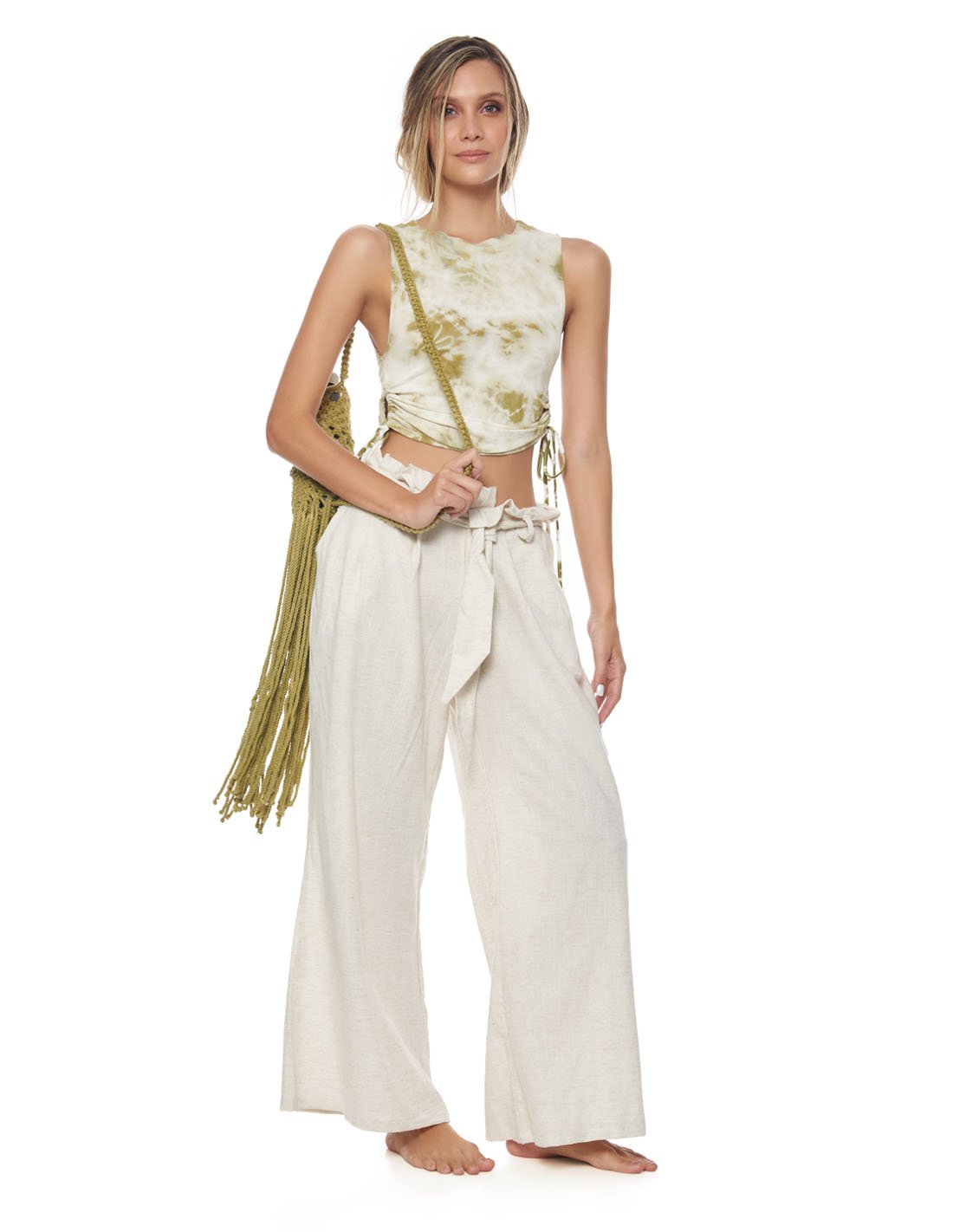 Aqua Thermos Cover Acacia. Thermos Cover With Hand Woven Macramé In Acacia. Entreaguas