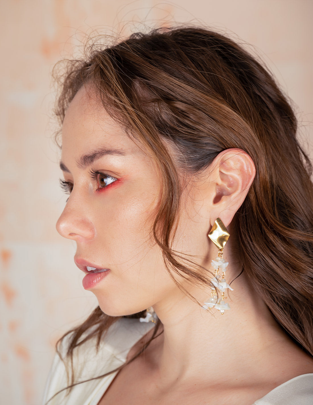 Azalea Earring Ivory. Earring In Ivory. Entreaguas