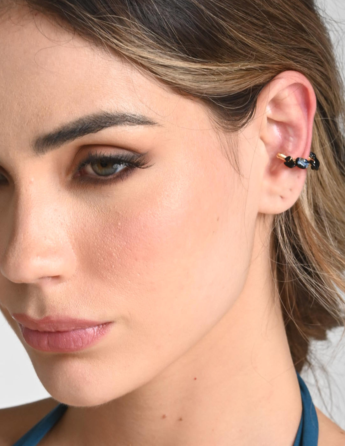 Nala Ear Cuff Sodalita + Oil Blue. Ear Cuff In Sodalita + Oil Blue