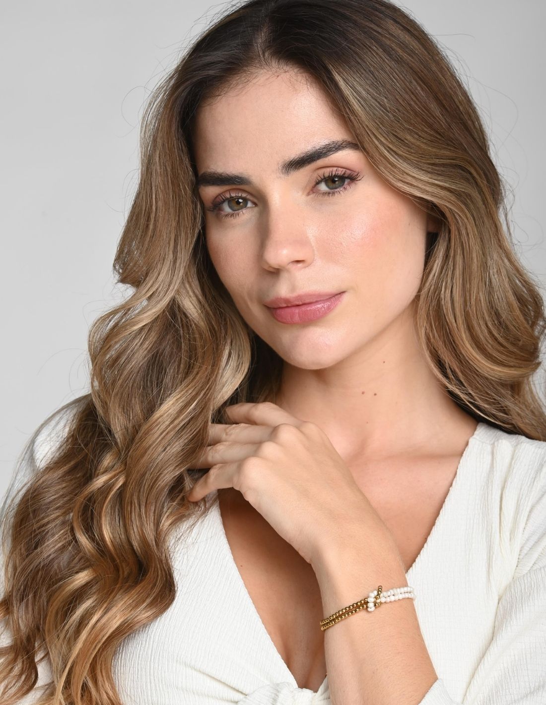 Amelia Handle Pearl + Ivory. Handle In Pearl + Ivory