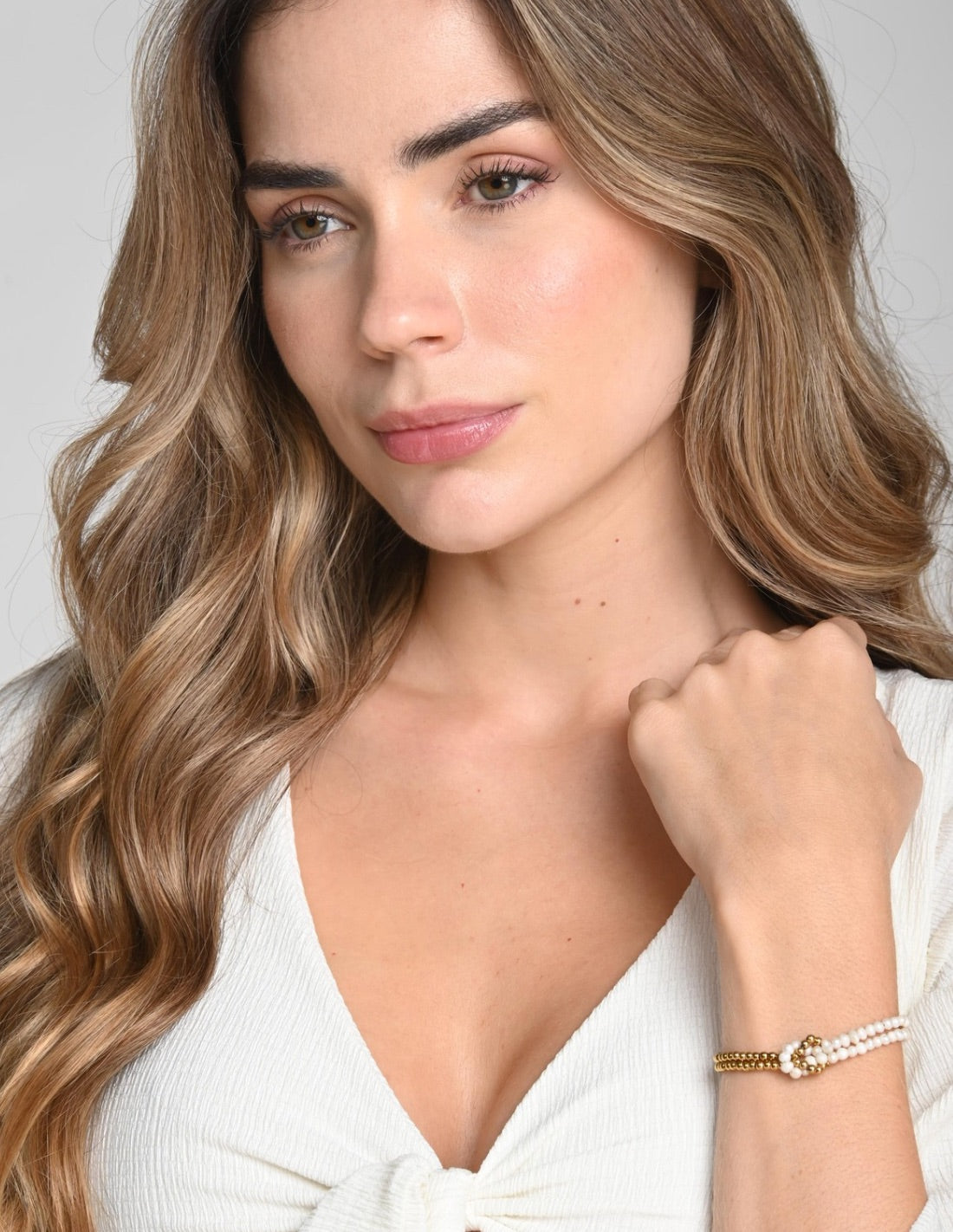 Amelia Handle Pearl + Ivory. Handle In Pearl + Ivory