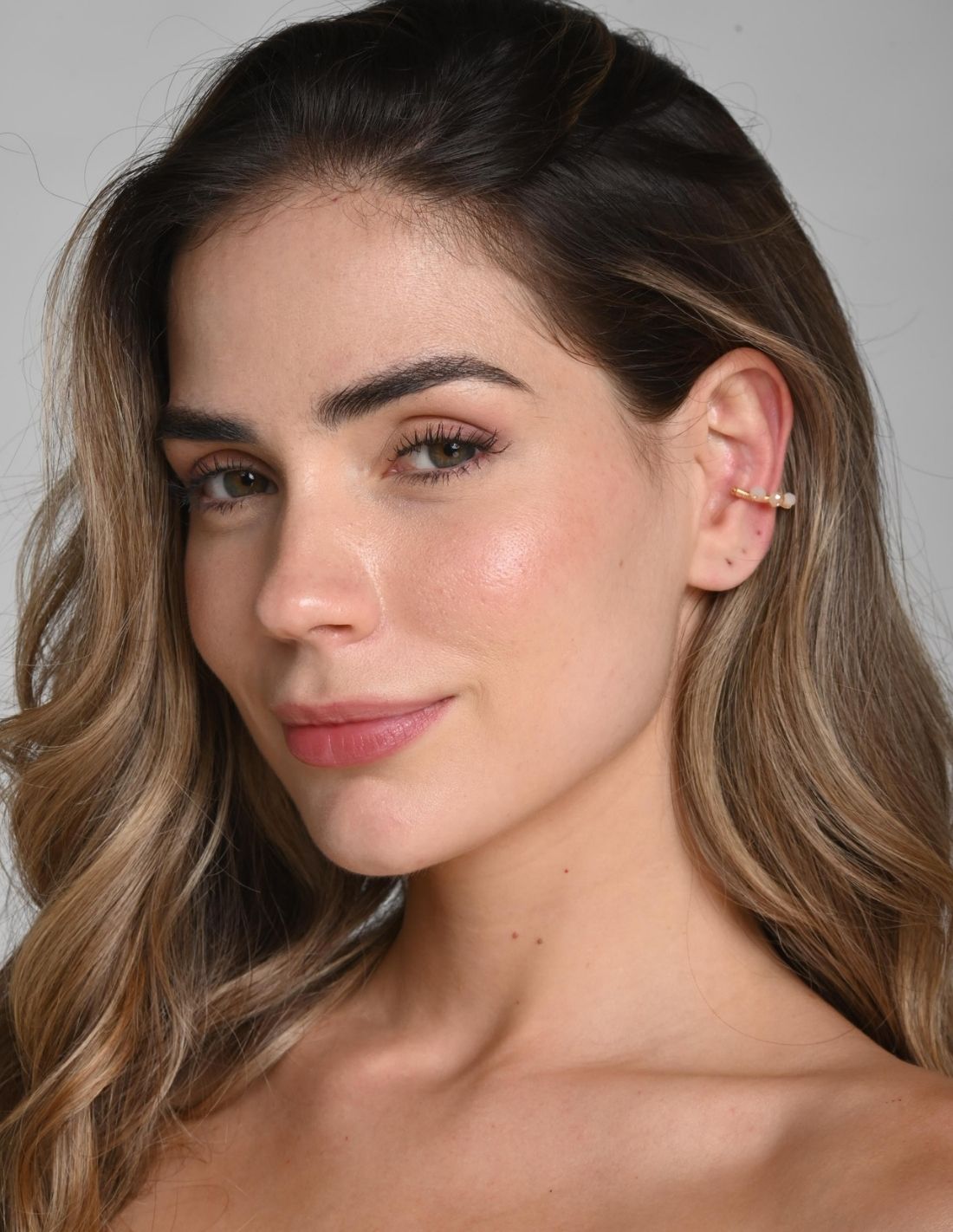 Jazmin Ear Cuff Beige. Ear Cuff In Beige