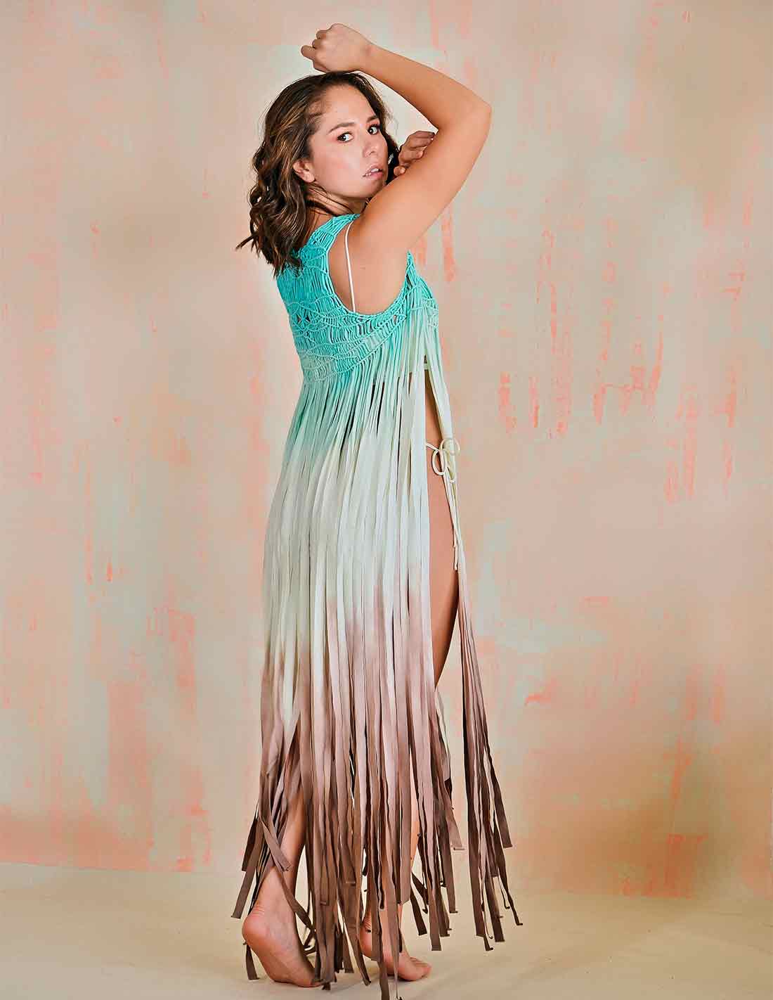 Element Vest Avaroa. Hand-Dyed Beach Vest With Hand Woven Macramé In Avaroa. Entreaguas