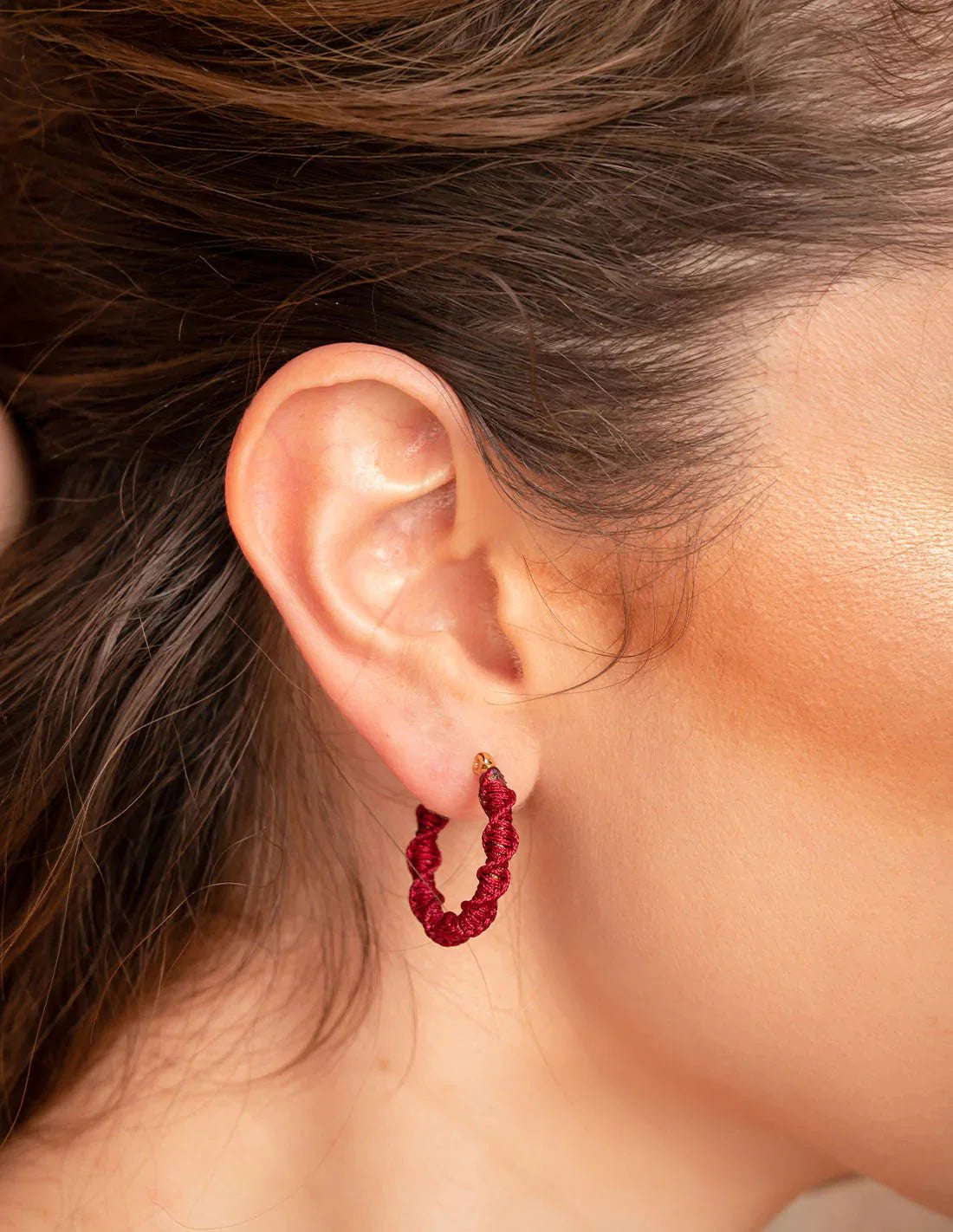Espiral Earring Red Wine. Earring In Red Wine. Entreaguas