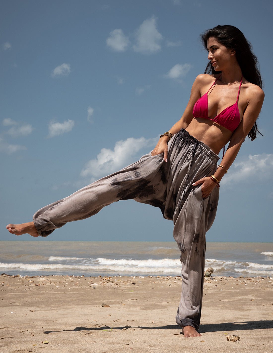 Flemish Pant Spotted Black. Hand-Dyed Beach Pant In Spotted Black. Entreaguas