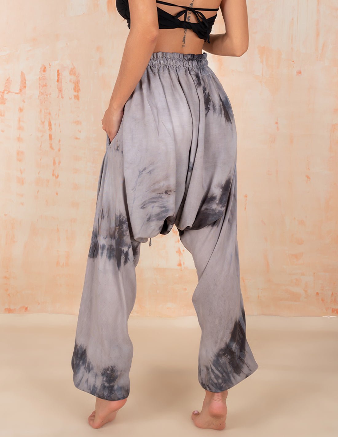 Flemish Pant Spotted Black. Hand-Dyed Beach Pant In Spotted Black. Entreaguas