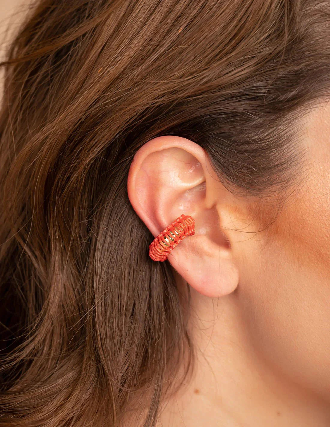 Luna Llena Ear Cuff Coral - Ear Cuff - Entreaguas Wearable Art