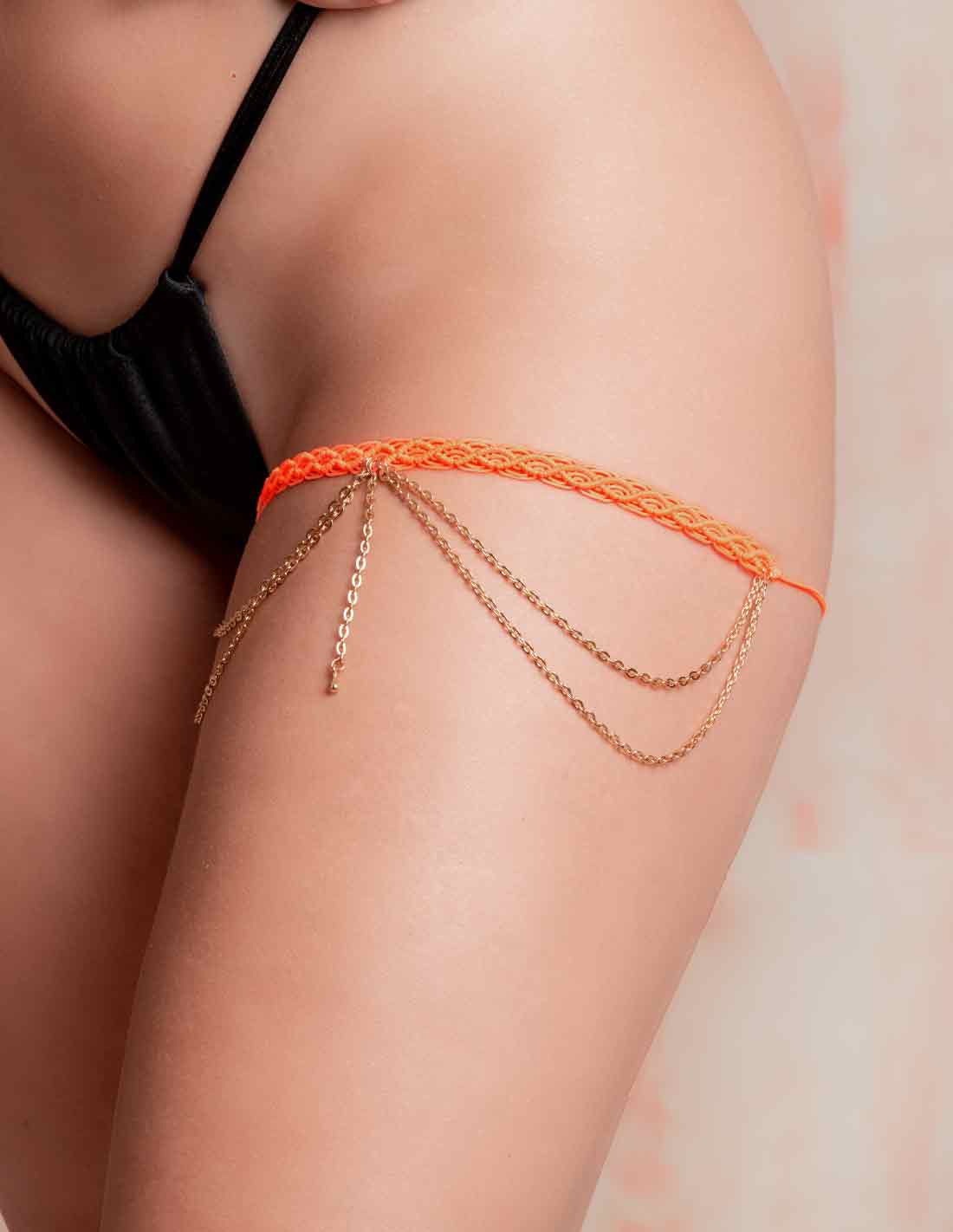 Corteza Chocker-Garter Orange. Chocker-Garter In Orange. Entreaguas